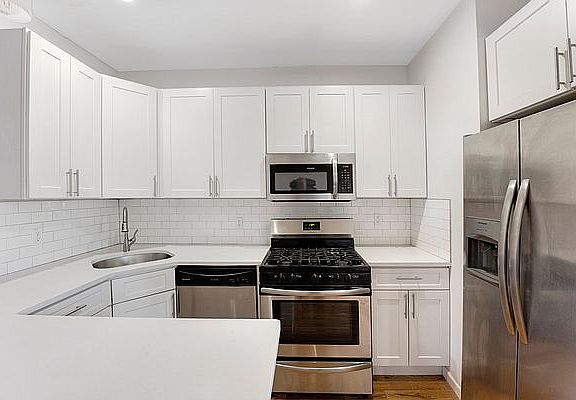 3rd image of 483 Quincy St APT 2B