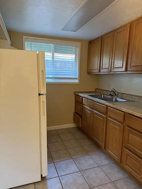 2656 Sanders Dr — Photo 4