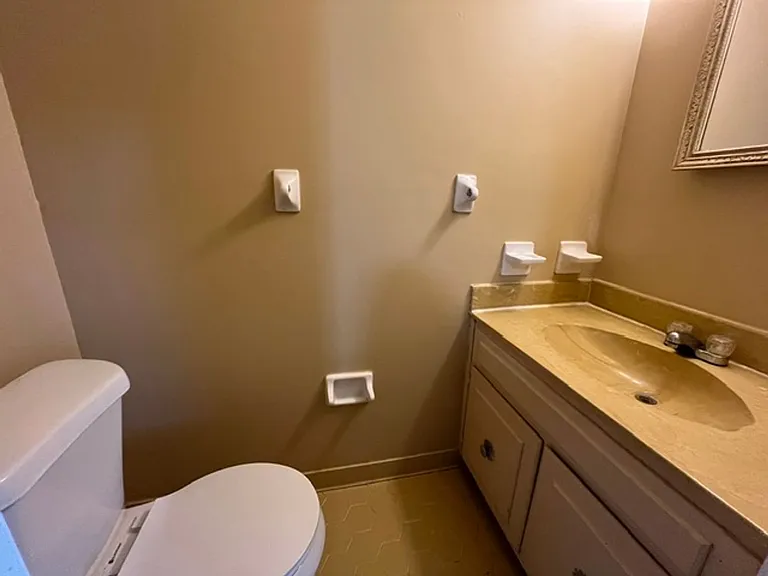 5751 Chapel Hill Dr — Photo 12