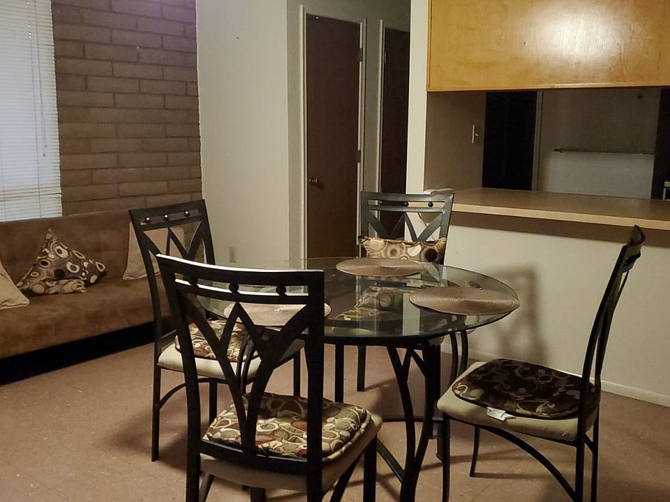 Nice dinette set with cushy seats