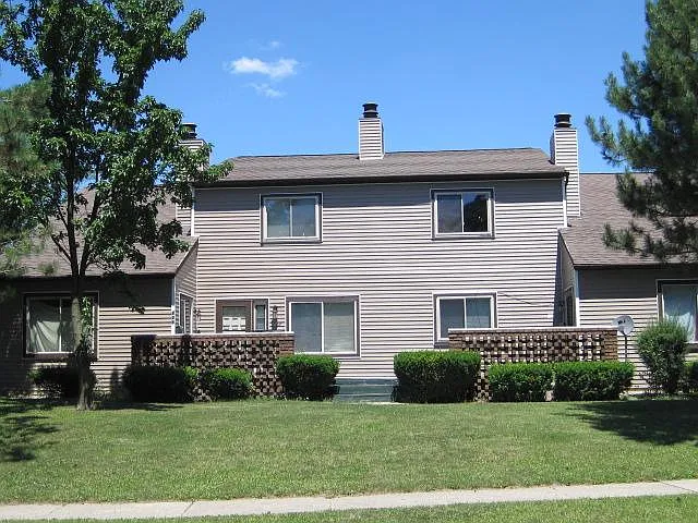 237 Whitehills Dr — Photo 2