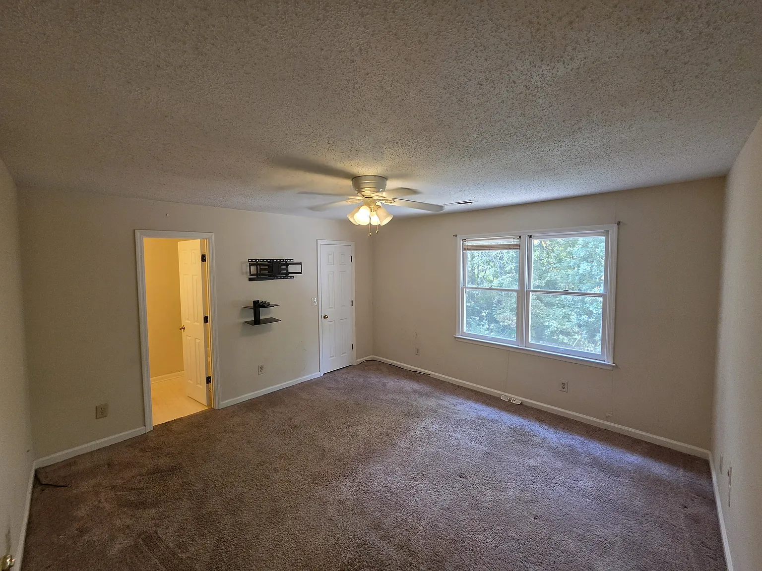 2 bed, 2.5 bath, 1280 sqft, $1,550 — Photo 1
