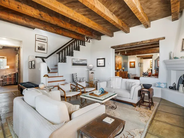 10C Soleado Ln, Santa Fe, NM 87508