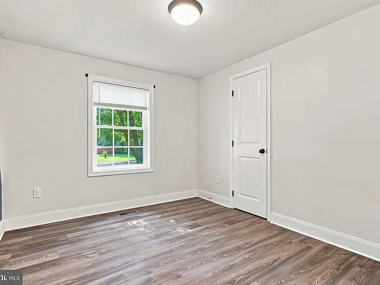 306 Fegan Rd — Photo 39