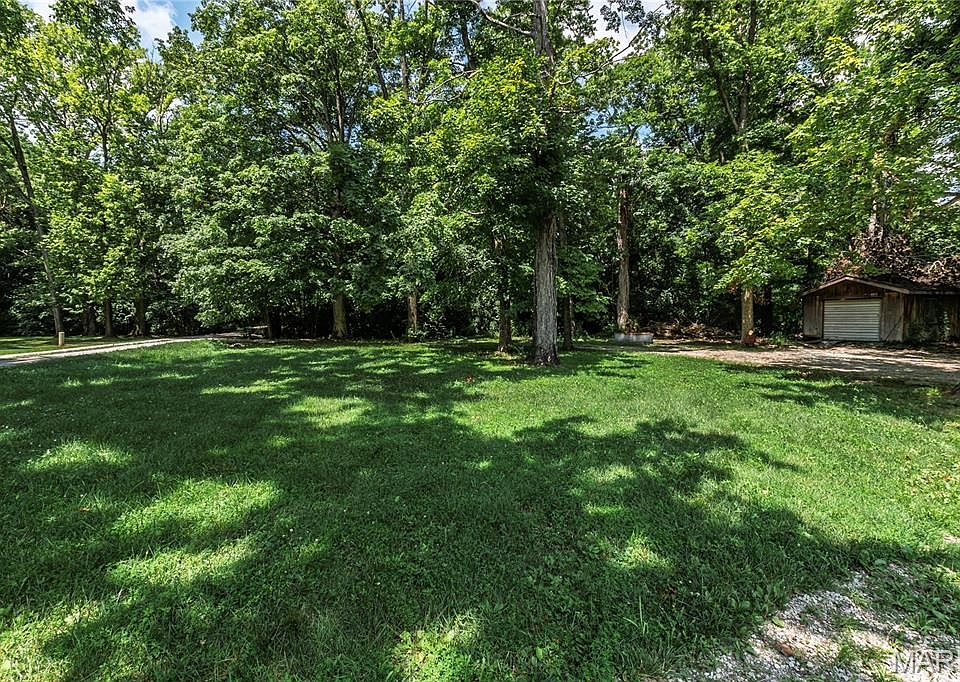 31st image of 71 Shady Oaks Dr