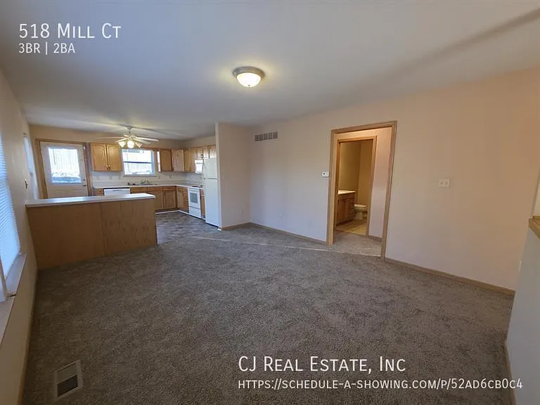518 NW Mill Ct — Photo 2