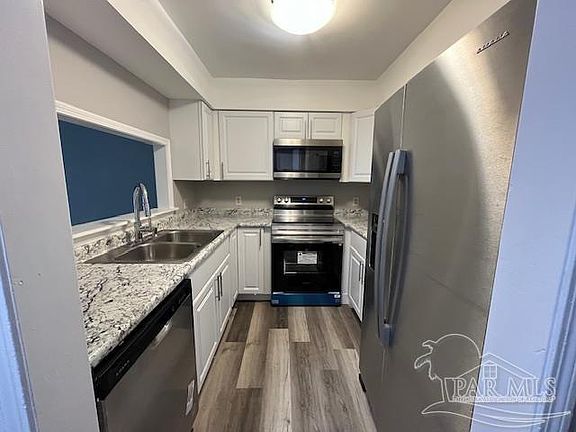 2nd image of 1325 Foxborough Dr
