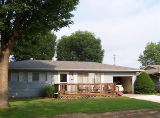 32 Pleasant Ln, Keokuk, IA 52632