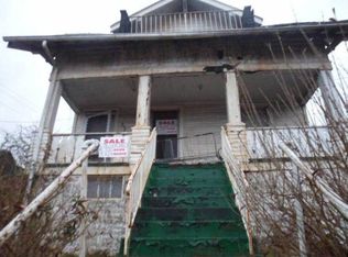828 Oak St, Duquesne, PA