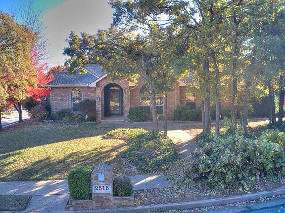 2nd image of 2516 Ashebury Way