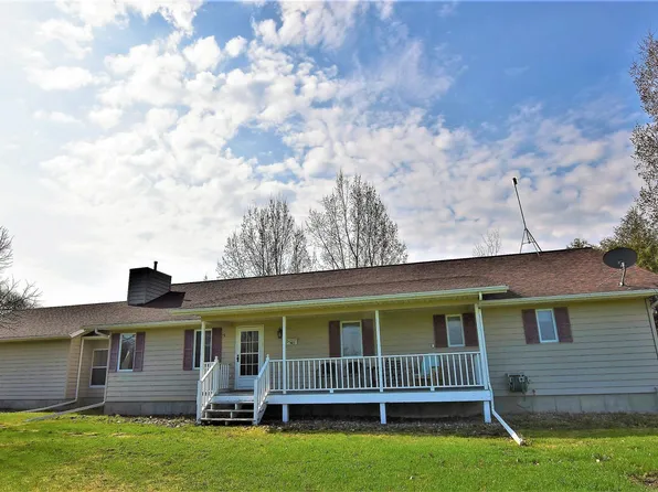 201 19th Ave NE, Roseau, MN 56751