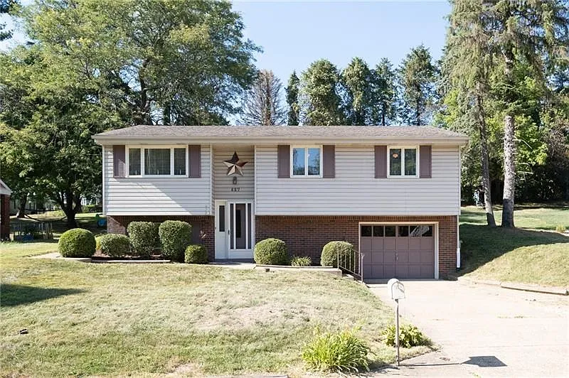 527 Thomas St photo 1