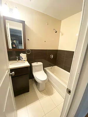 Rented by Delmark Realty LLC | media 8