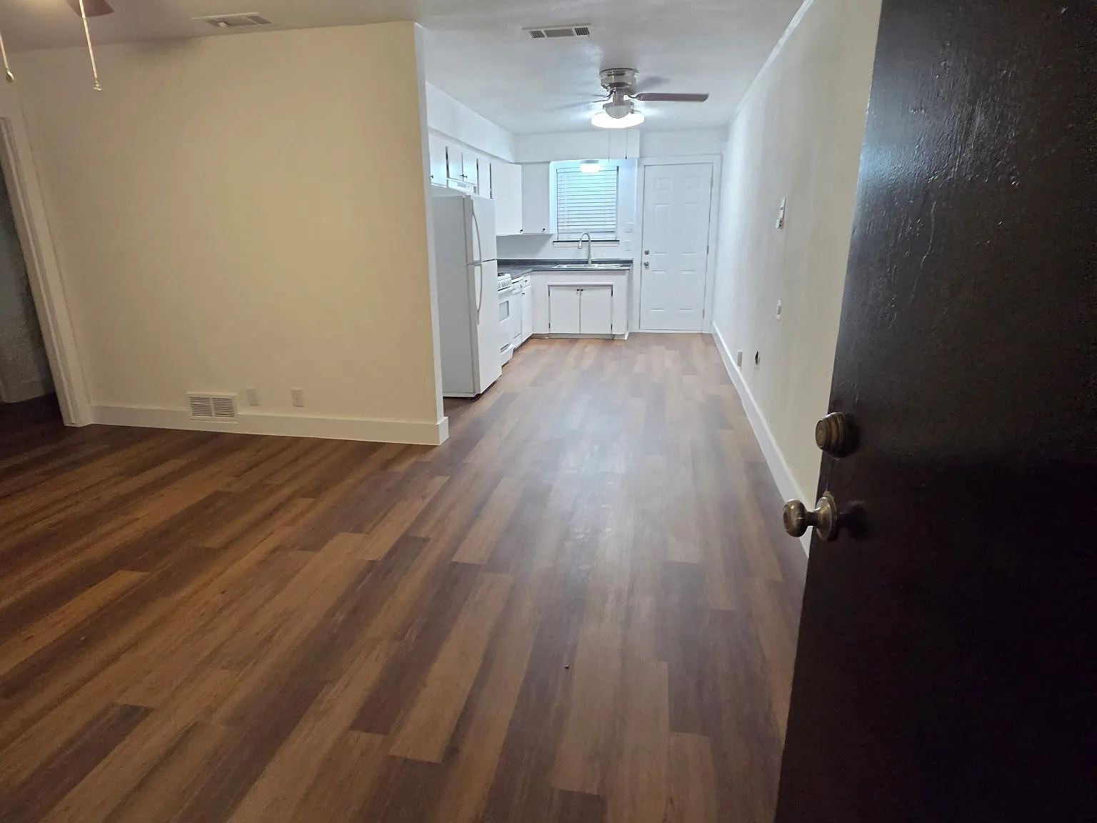 2 bed, 725 sqft, $1,500 — Photo 2
