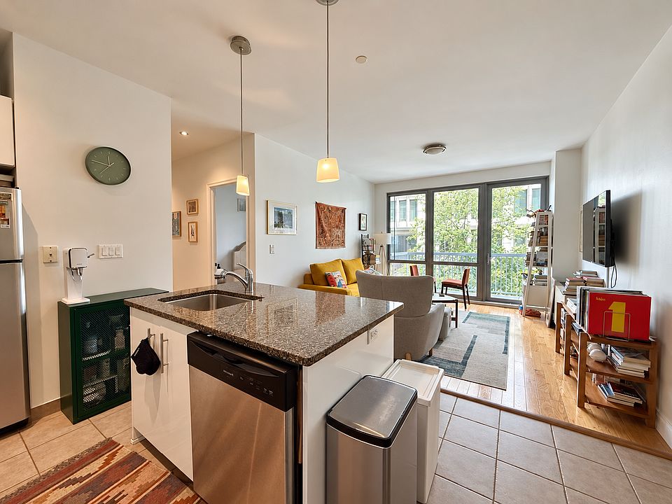 1st image of 579 Warren St #5