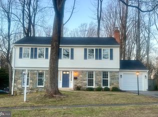 4 Hawthorn Ct, Rockville, MD 20850