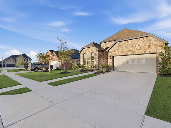 2nd image of 9515 Willard Dr