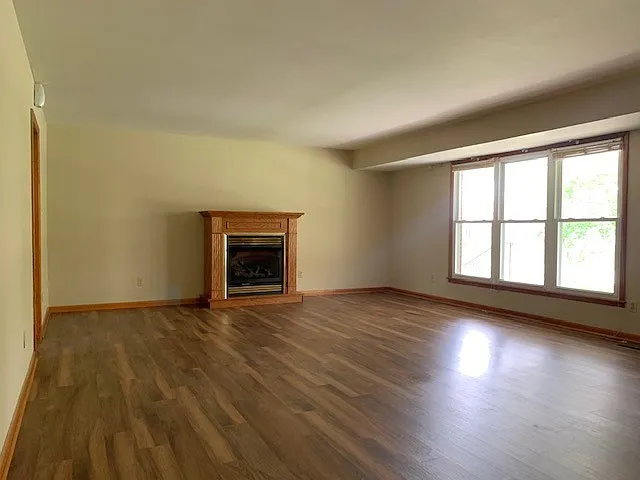3 bed, 2.0 bath, 1548 sqft, $1,750 — Photo 3