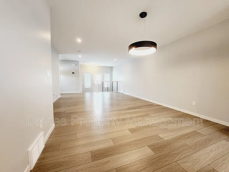 22330 92a Ave NW — Photo 5