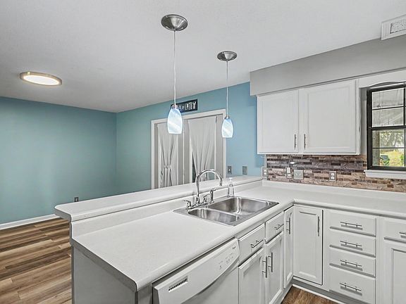 4th image of 4022 Honor Cir