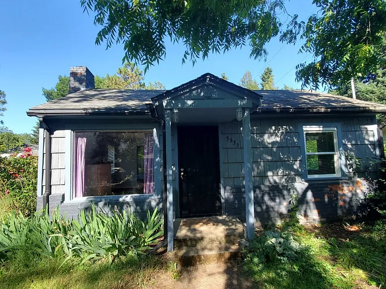 SE 115th Ave — Photo 13