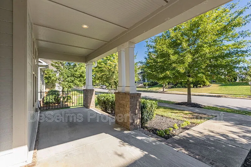 3 bed, 2.5 bath, 2355 sqft, $3,750 — Photo 3