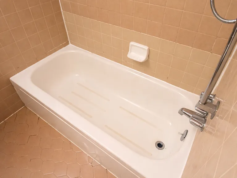 Bathtub