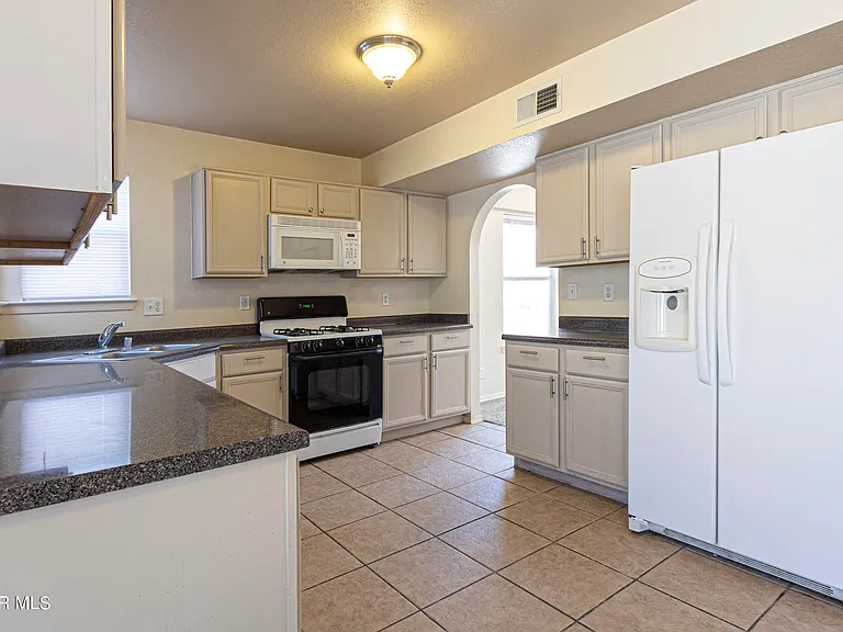 3717 Hubble Dr — Photo 7