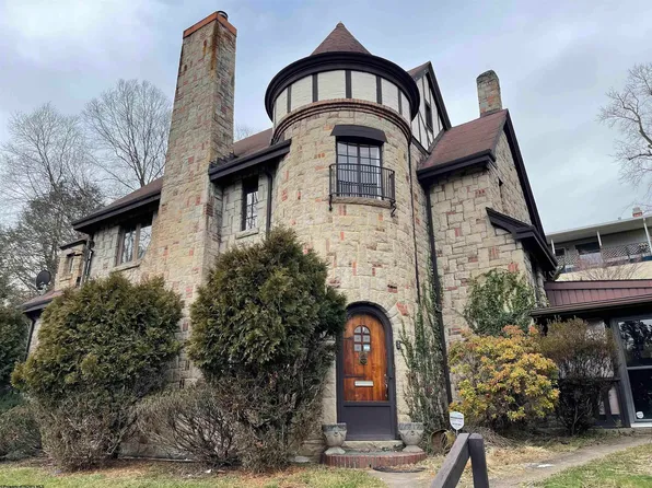 11 Park Dr, Fairmont, WV 26554