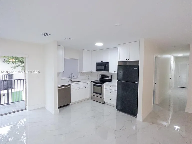 5400 NW 18th St #3N — Photo 6
