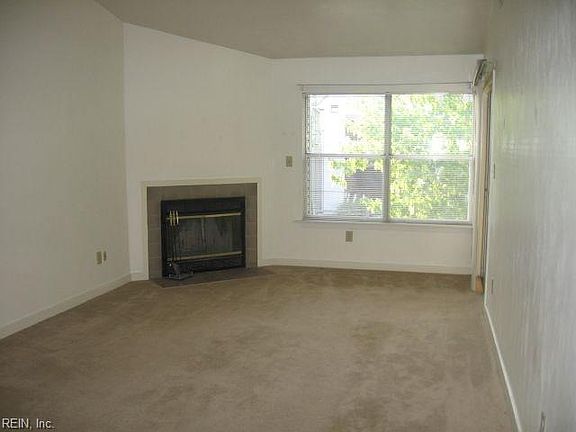 2nd image of 3960 Appaloosa Ln APT 204