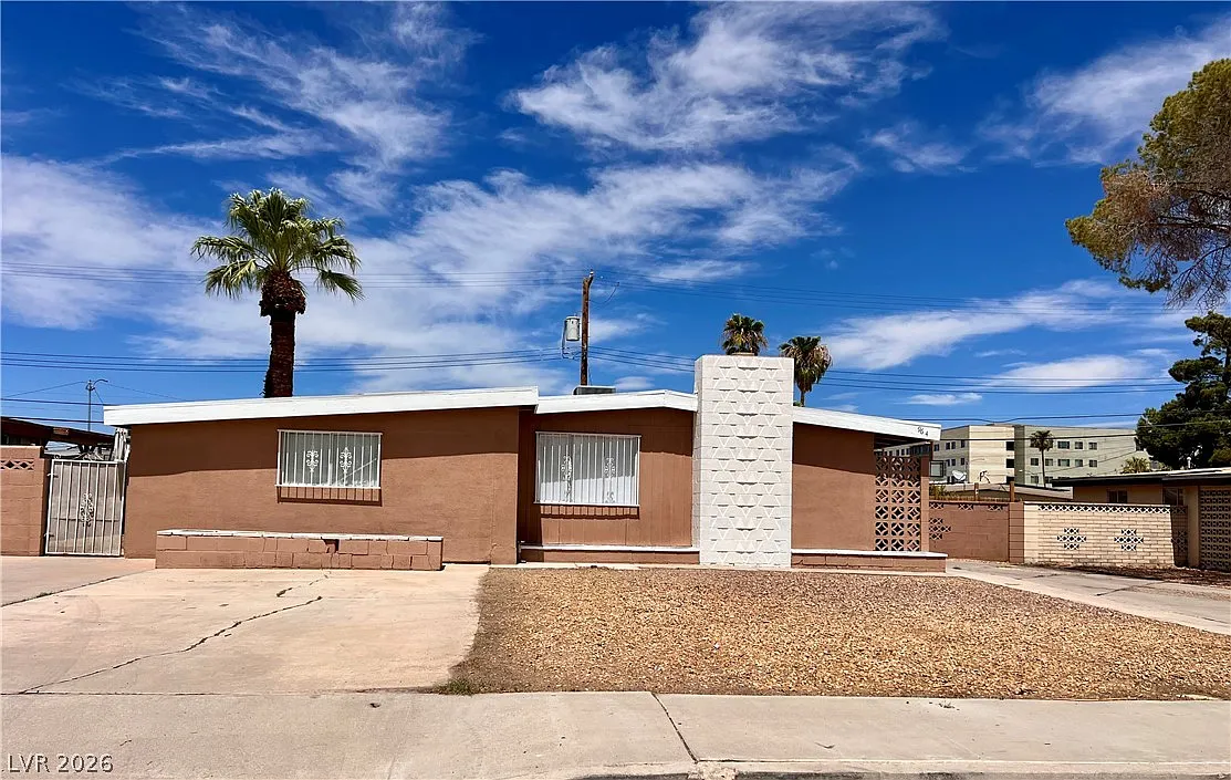 3 bed, 2.0 bath, 1653 sqft, $1,795 — Photo 3