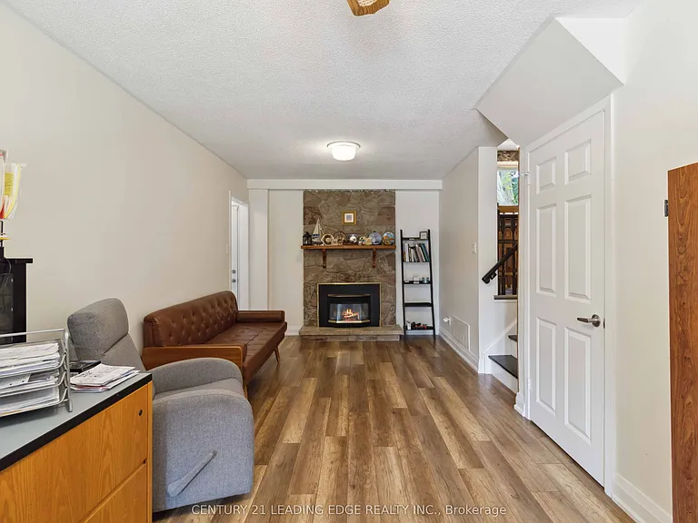 9 Trotters Ln — Photo 17