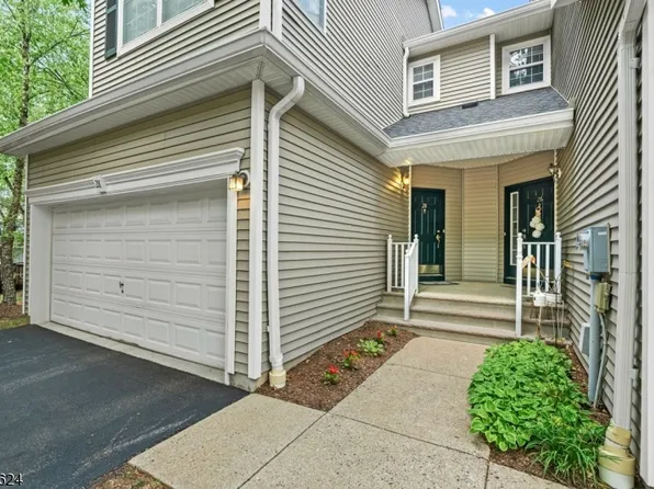 28 Mountain View Rd, Clinton Town, NJ 08809