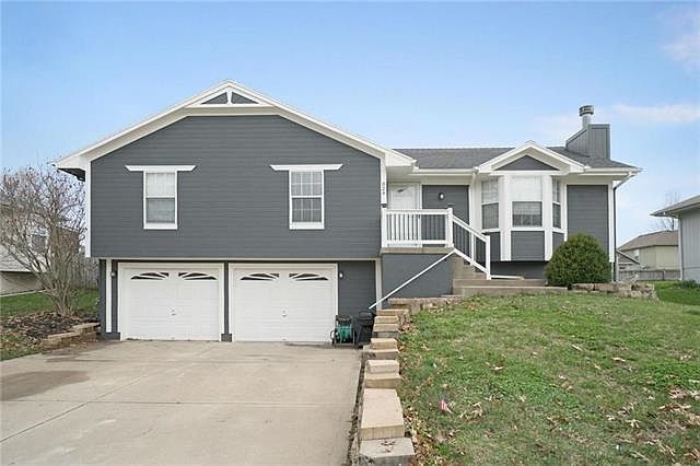 1st image of 824 SW Lee Ann Dr