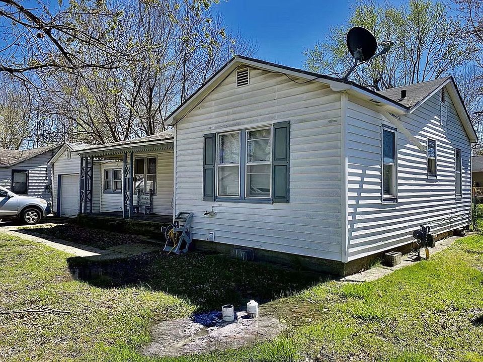 2nd image of 1605 Horseshoe Dr