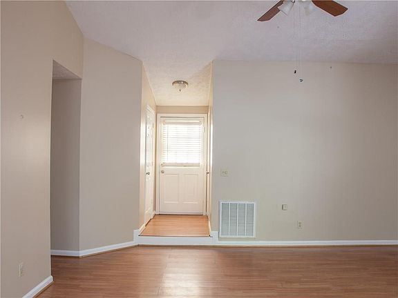 3rd image of 514 River Pl