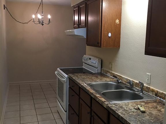 5th image of 1542 Front St APT 3