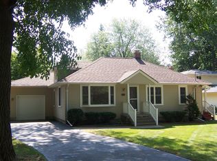 4025 S Shore Dr, Waterford, MI