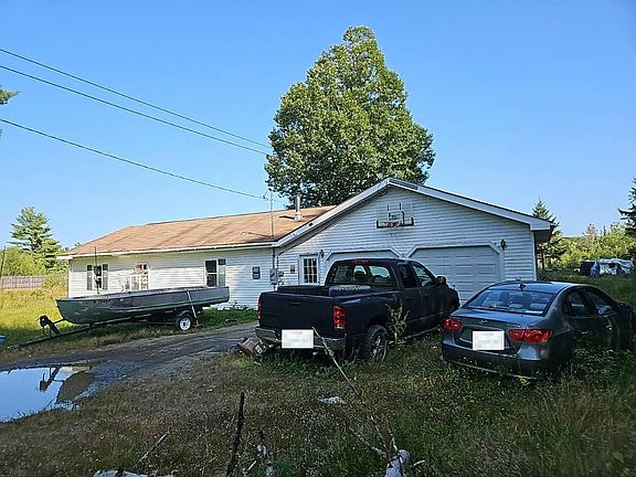 2nd image of 15 Pine St