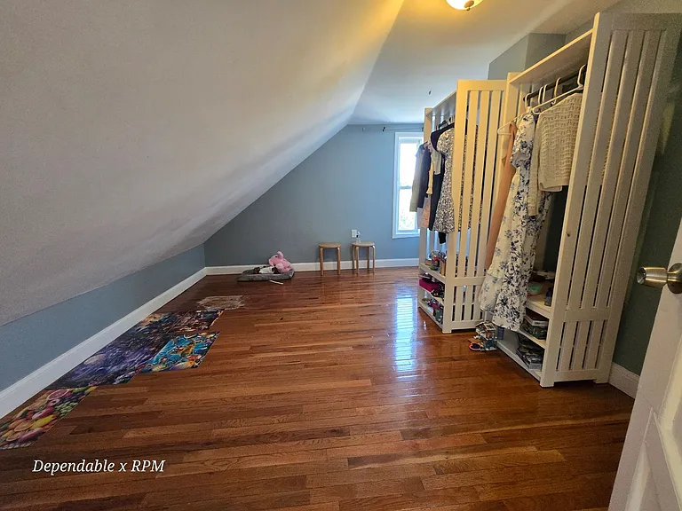 25 Clarence St — Photo 8