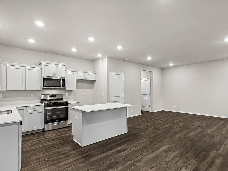 1441 SW Fielder Pl — Photo 15
