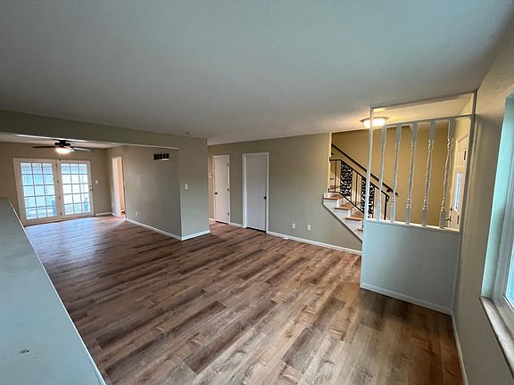 5th image of 8623 W 84th St
