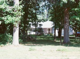 35022 Riverview Dr, Paw Paw, MI 49079