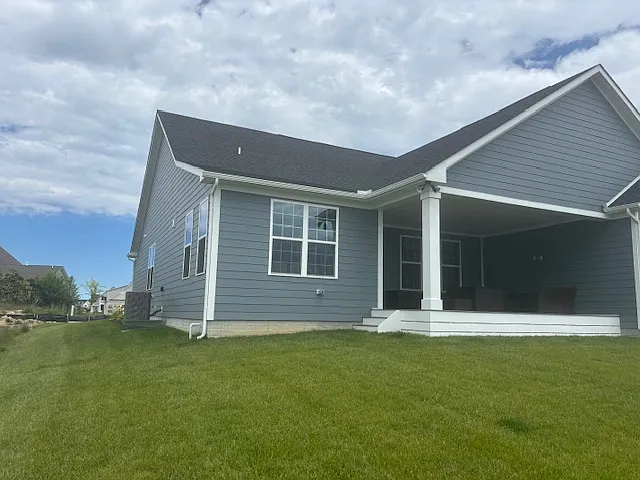 Building Photo - 32015 Nathan Hale Dr