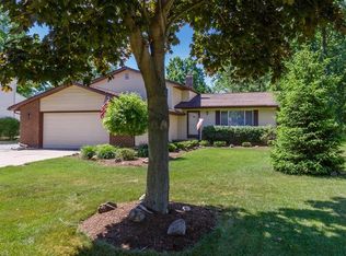 7230 Hodgson Rd, Mentor, OH 44060