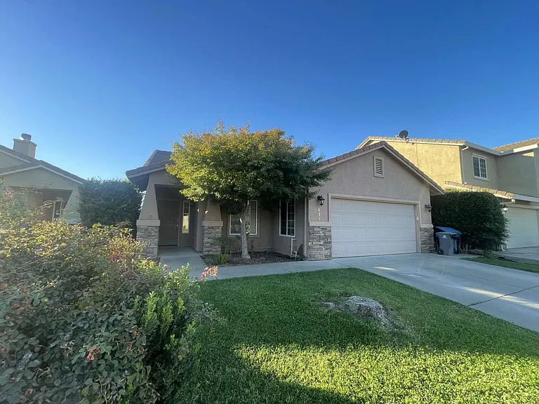 614 Mosburg Loop — Photo 1