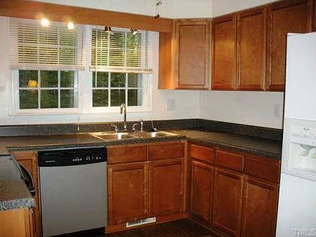 Another view of the spectacular kitchen