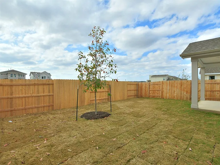 8205 Cottage Rose Dr — Photo 28