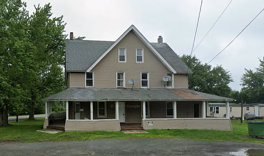 2 bed, $1,600 — Photo 1